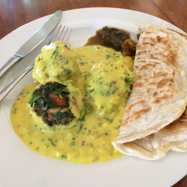 Spinach kofta in yoghurt sauce