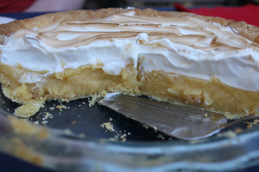 Tartly sweet lemon meringue pie